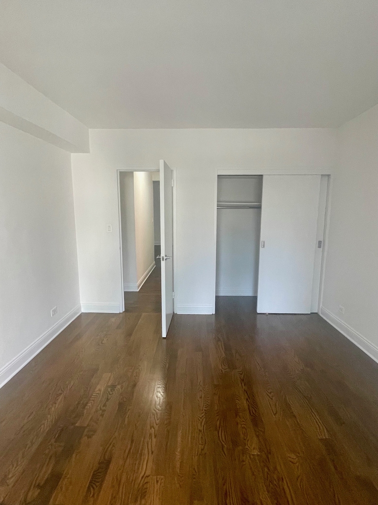 East 57th Street - Photo 10