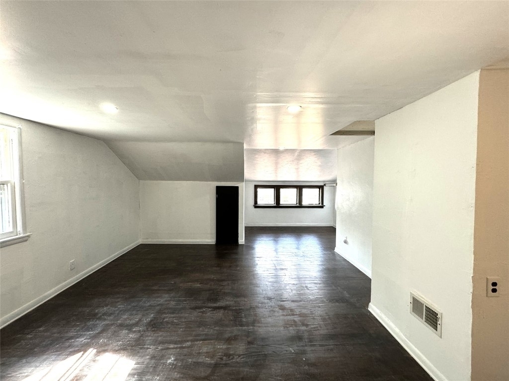 222 Roosevelt Avenue N - Photo 16