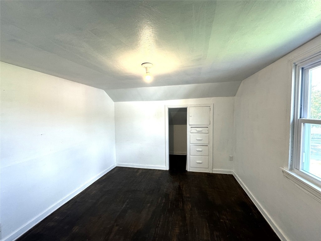 222 Roosevelt Avenue N - Photo 14