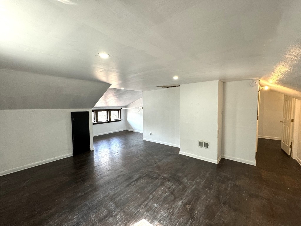 222 Roosevelt Avenue N - Photo 17