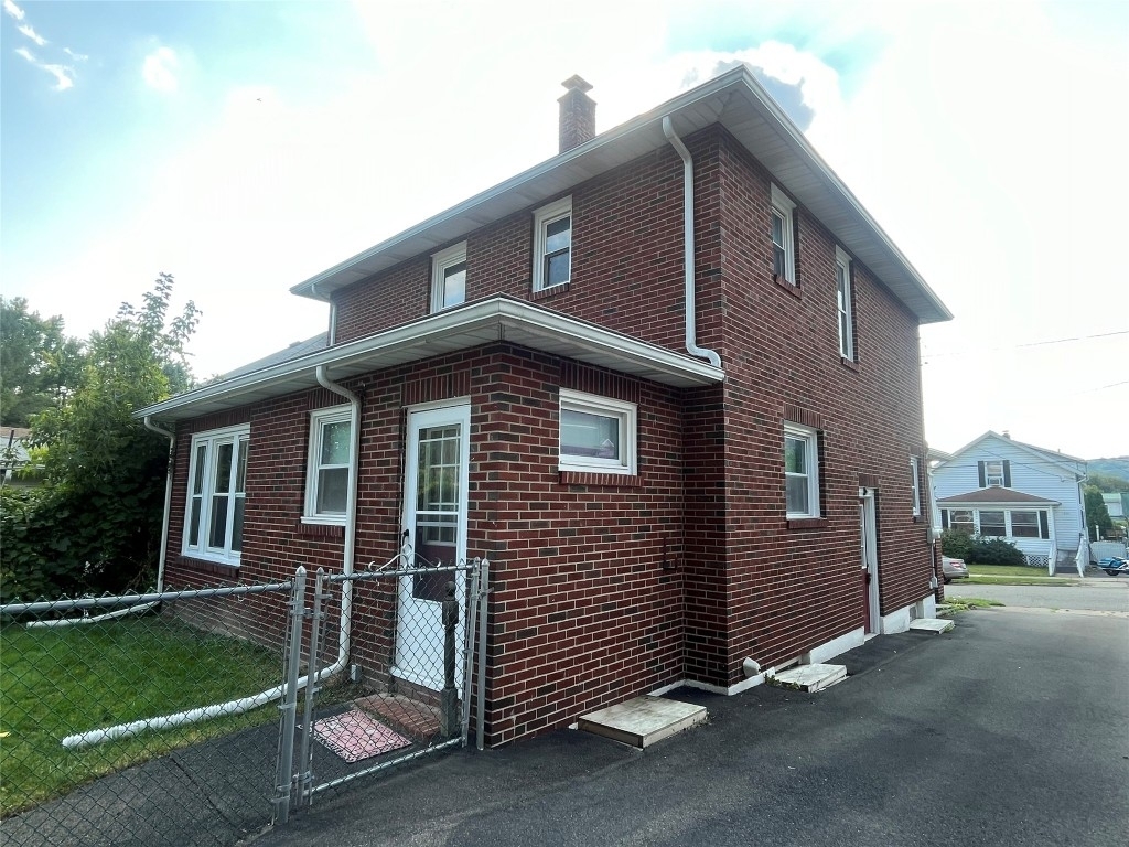 110 Hayes Avenue - Photo 2