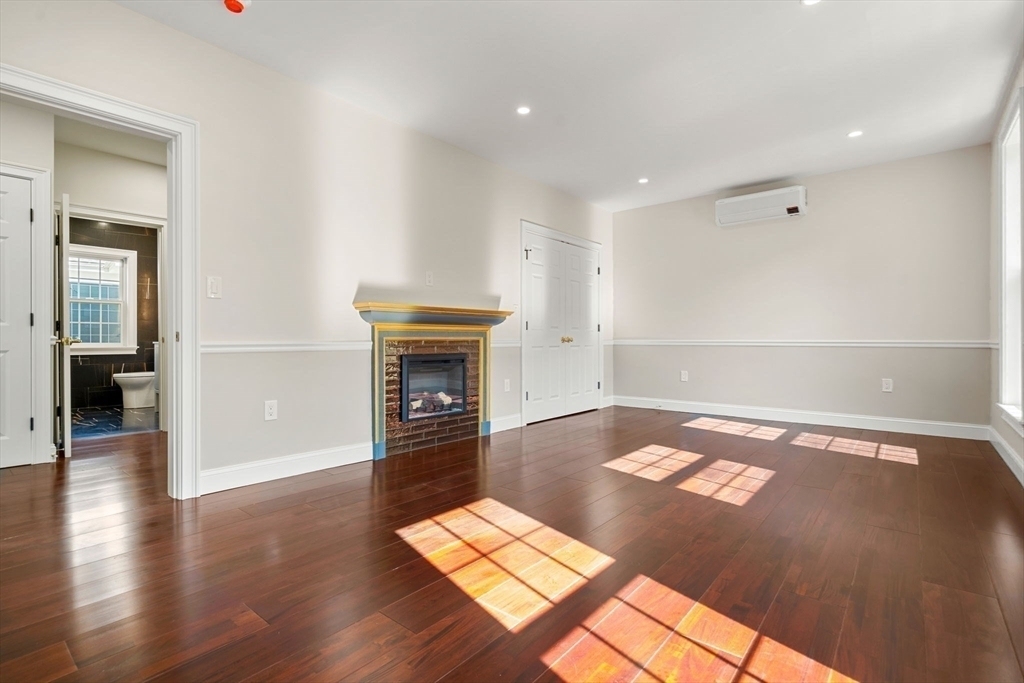 40 Church - Photo 17