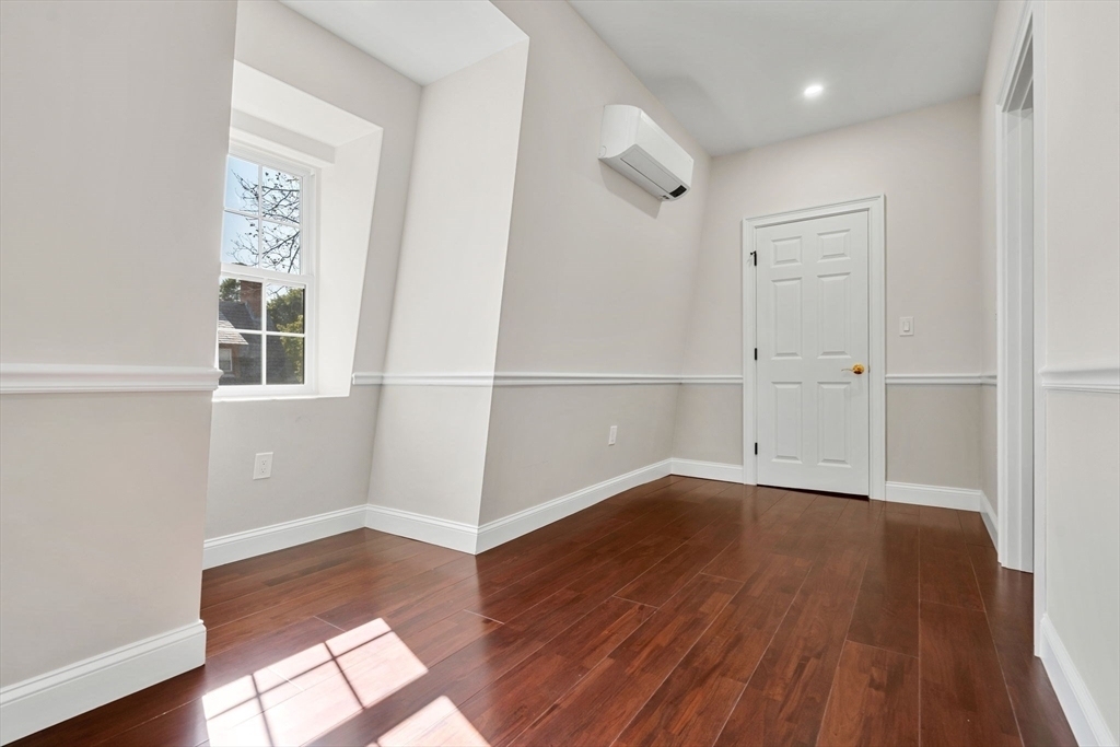 40 Church - Photo 29