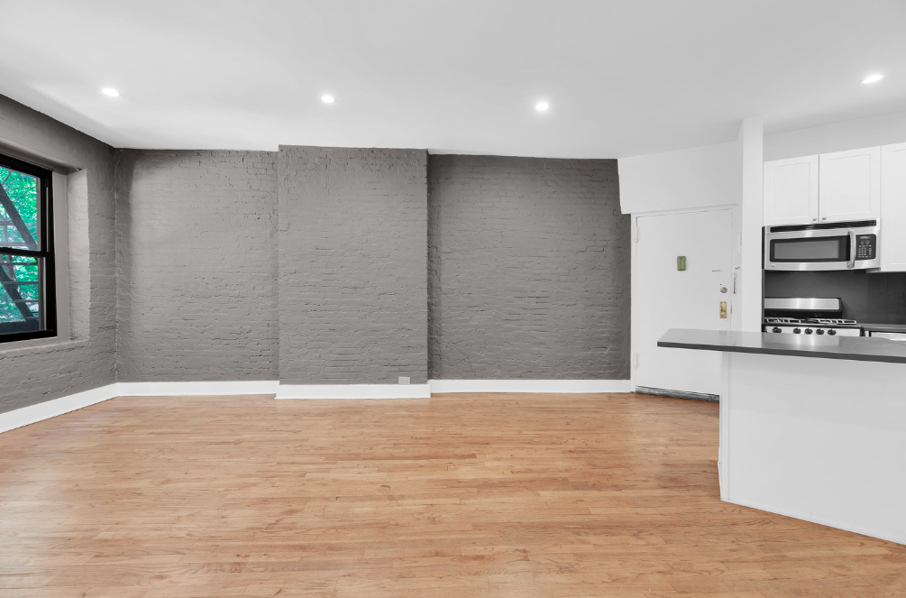 East 95th Street - Photo 2