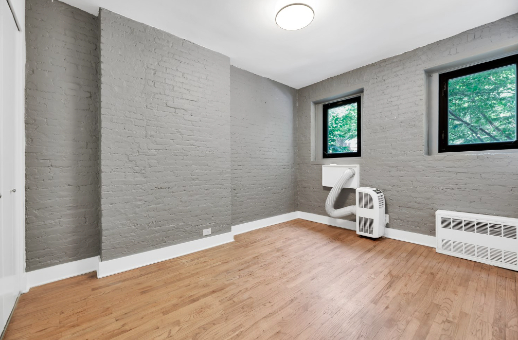 East 95th Street - Photo 3