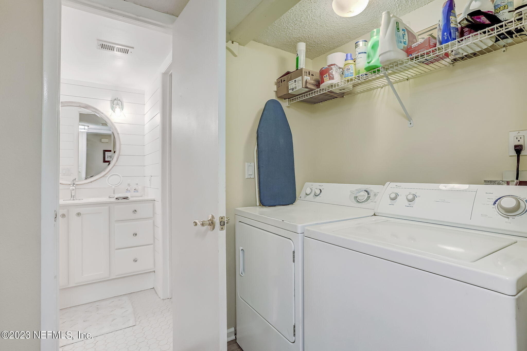 10025 Sawgrass Drive E - Photo 41