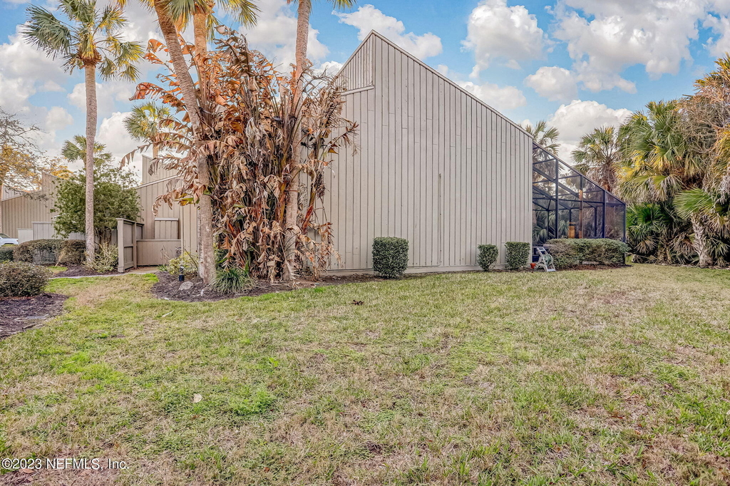 10025 Sawgrass Drive E - Photo 64