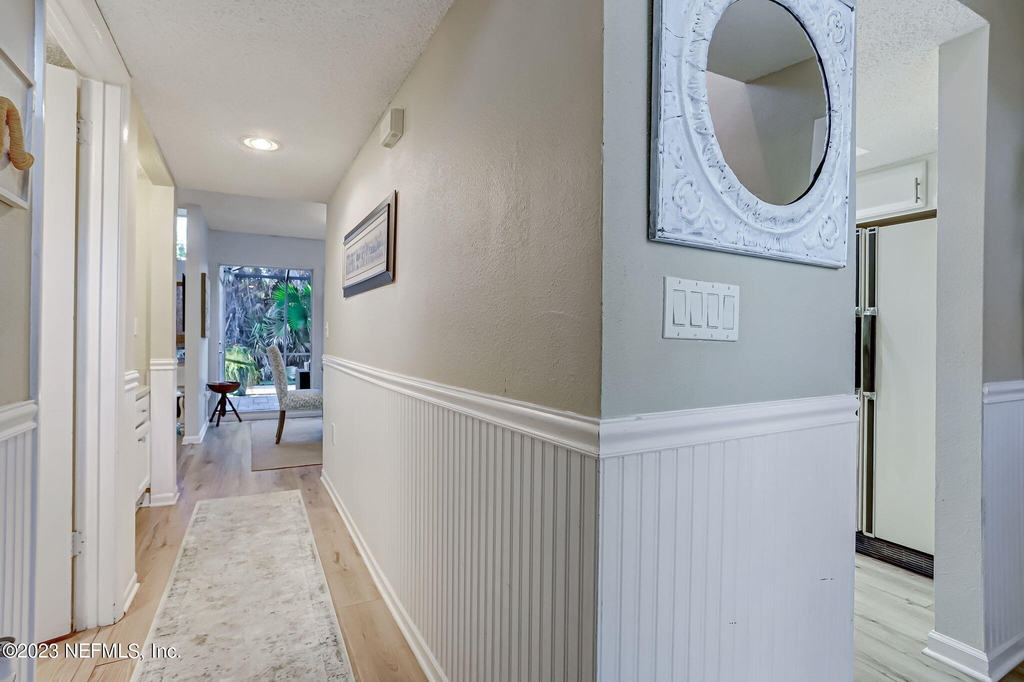 10025 Sawgrass Drive E - Photo 8