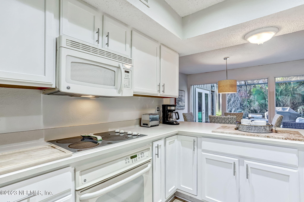 10025 Sawgrass Drive E - Photo 20