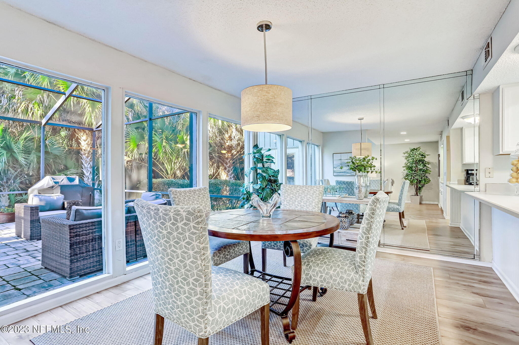 10025 Sawgrass Drive E - Photo 15