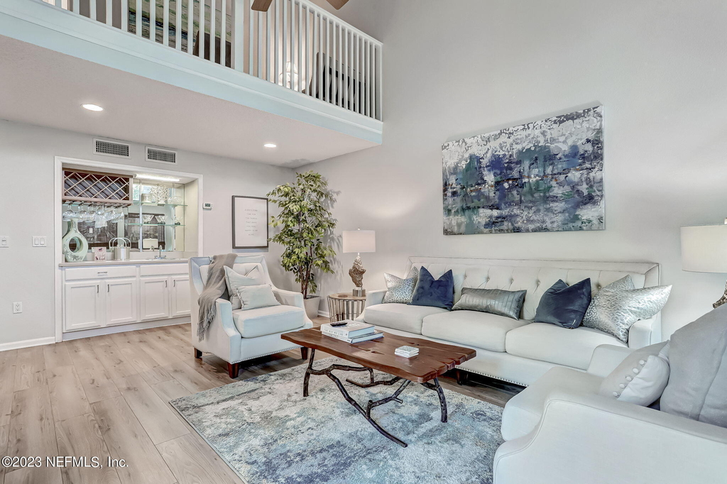 10025 Sawgrass Drive E - Photo 11
