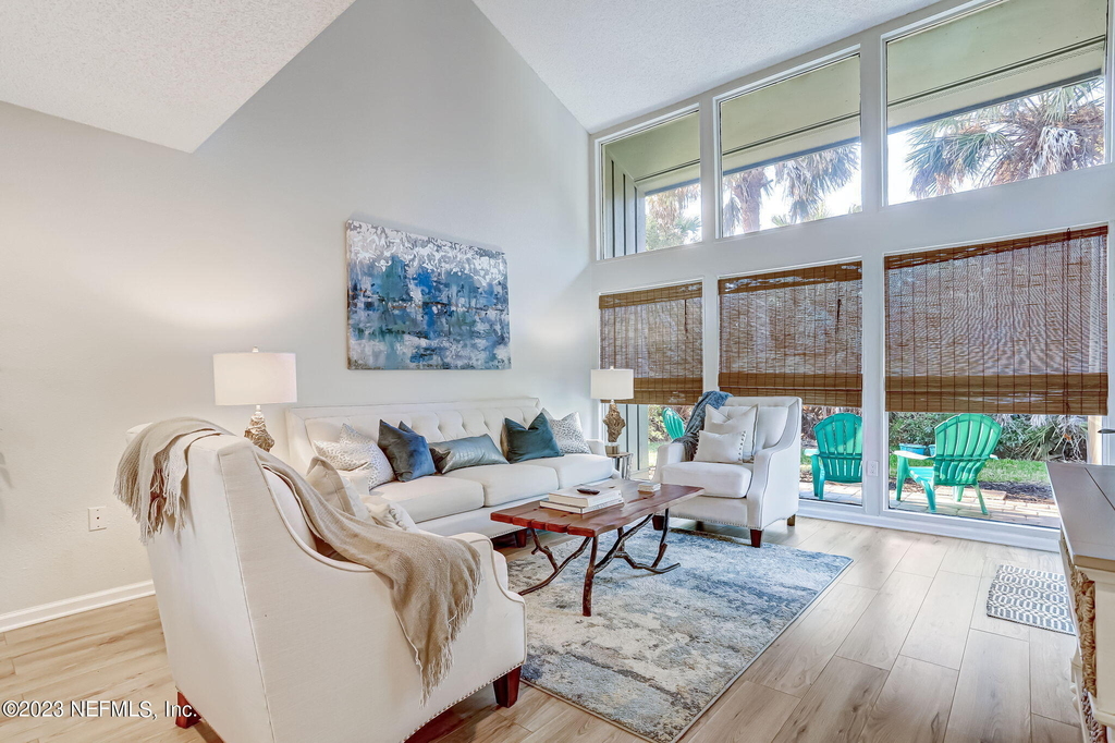 10025 Sawgrass Drive E - Photo 9