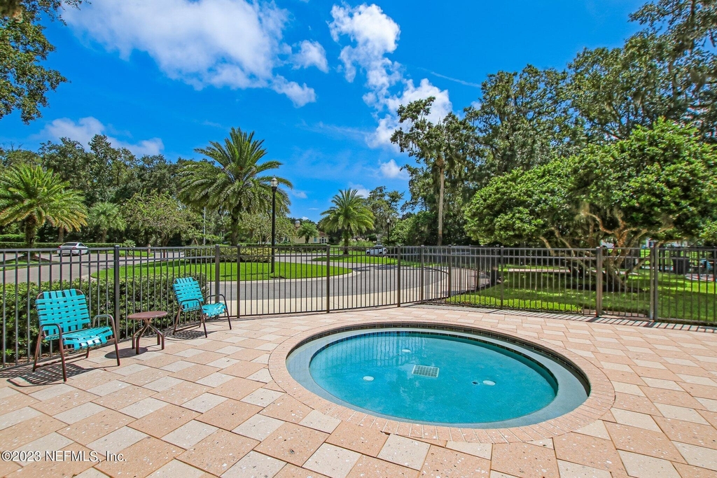 10025 Sawgrass Drive E - Photo 98