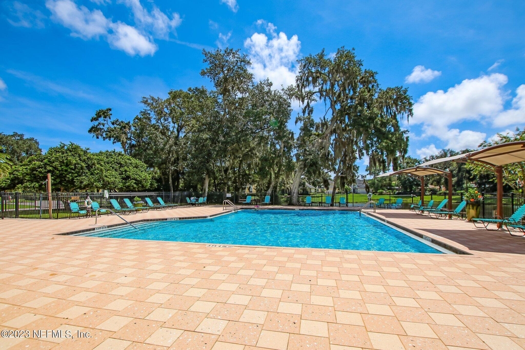 10025 Sawgrass Drive E - Photo 100