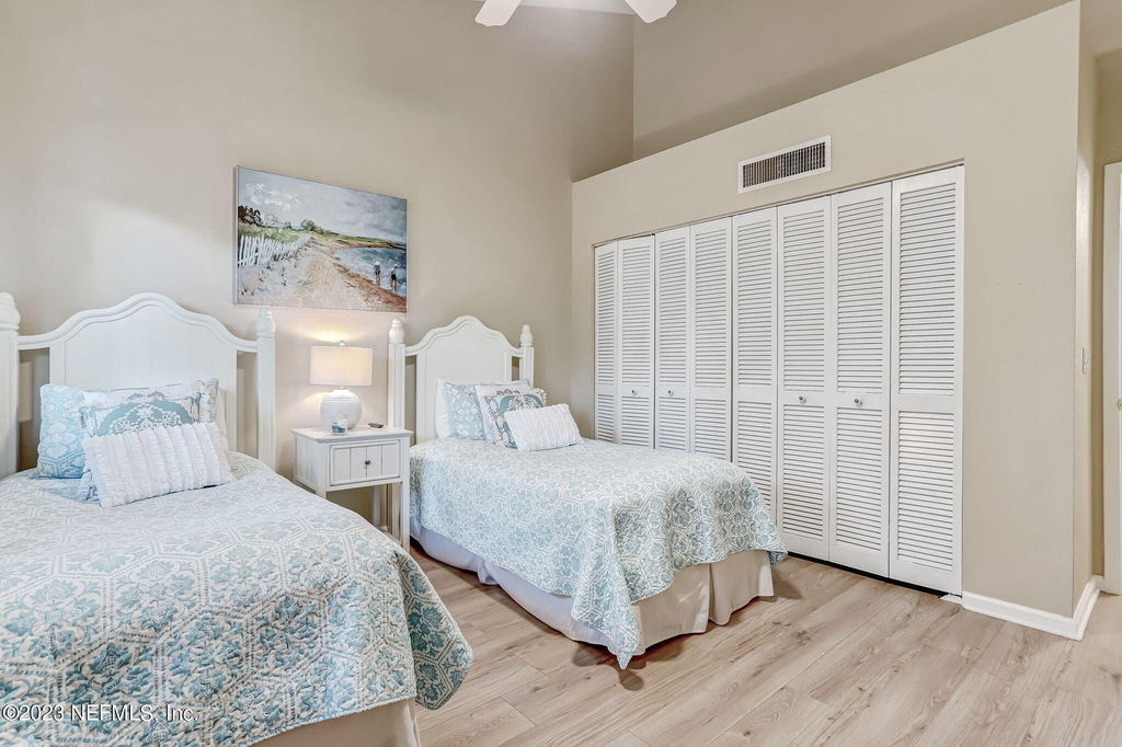 10025 Sawgrass Drive E - Photo 40