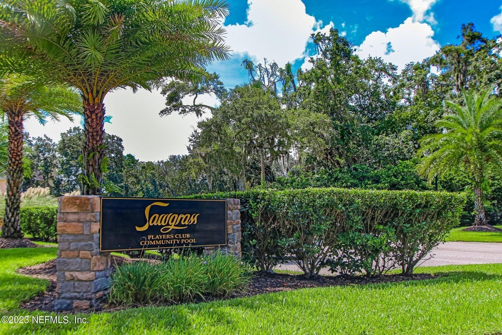 10025 Sawgrass Drive E - Photo 104