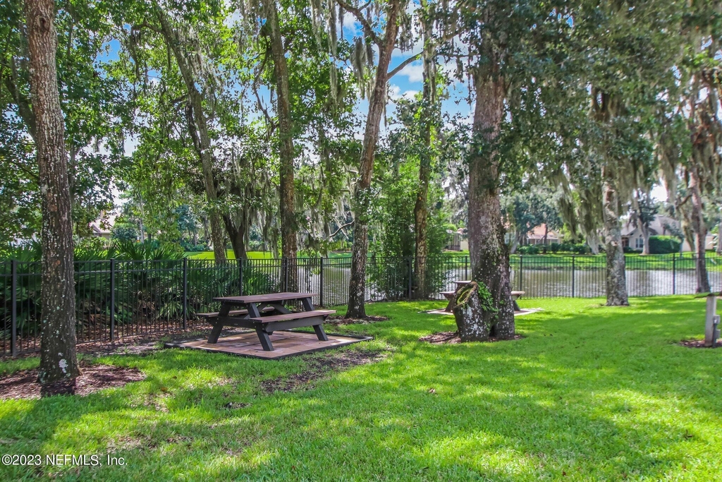 10025 Sawgrass Drive E - Photo 103