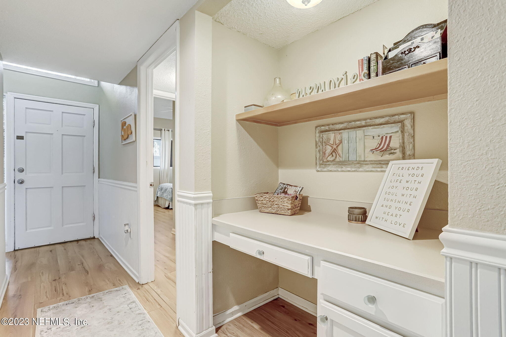 10025 Sawgrass Drive E - Photo 32