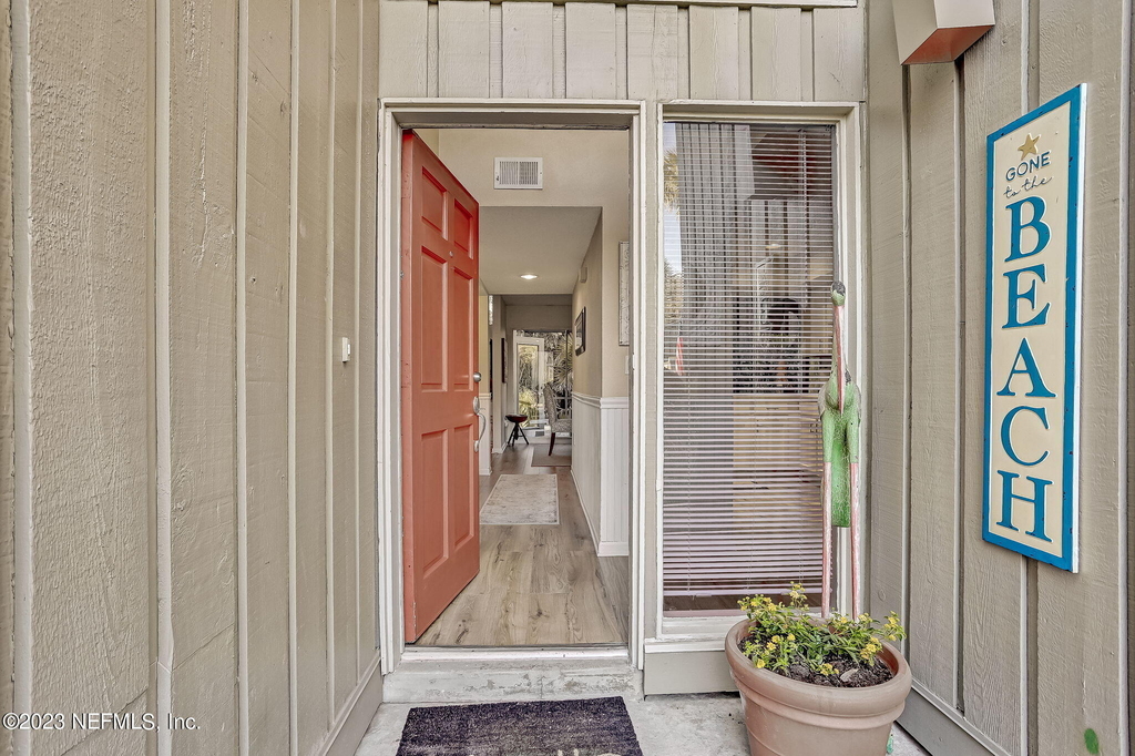 10025 Sawgrass Drive E - Photo 5