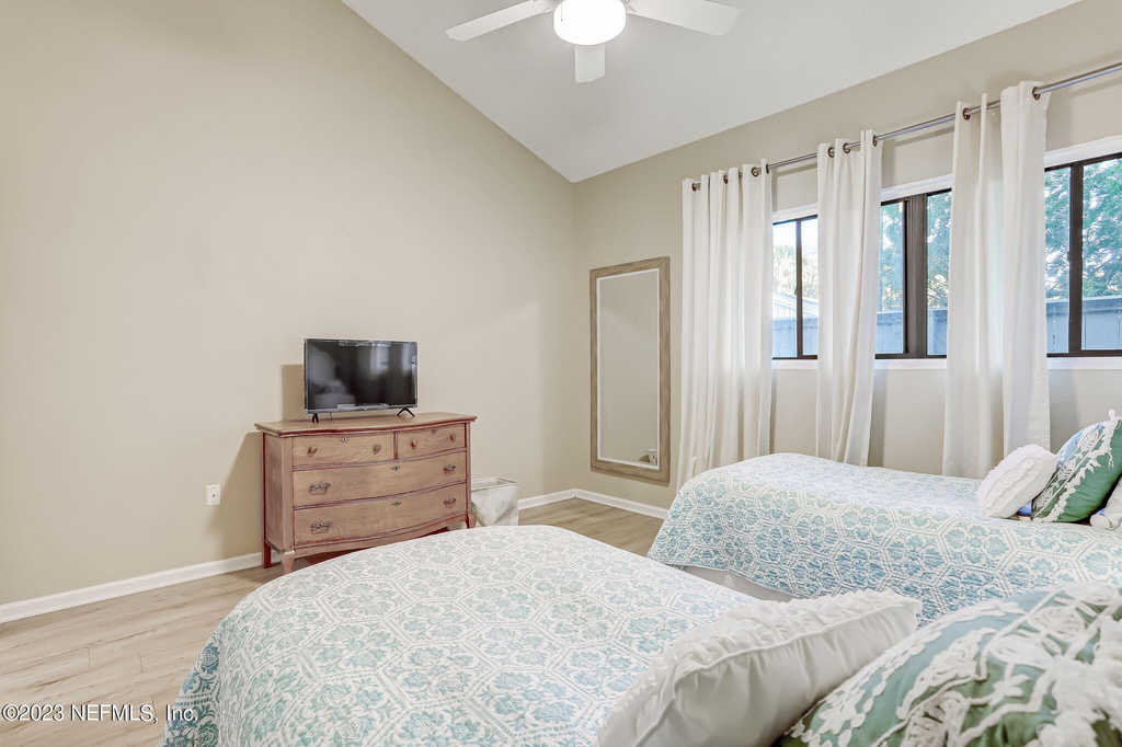 10025 Sawgrass Drive E - Photo 39
