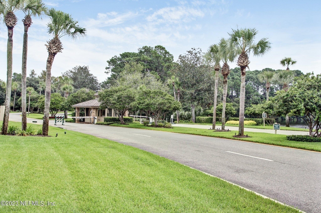 10025 Sawgrass Drive E - Photo 91