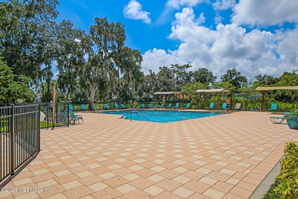 10025 Sawgrass Drive E - Photo 99