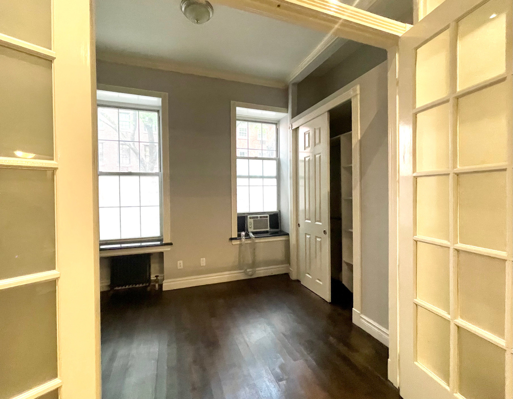 West 21st Street - Photo 9