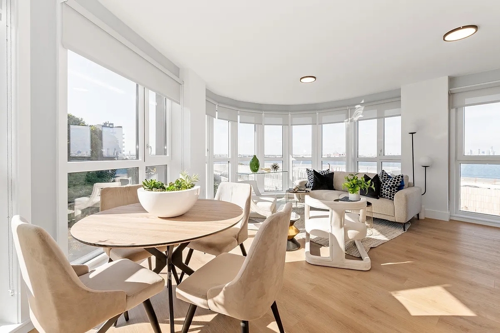 5 Stuyvesant Place - Photo 1