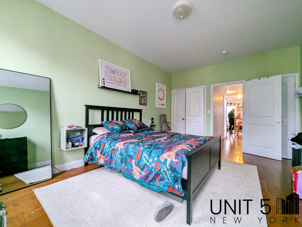 74 Graham Avenue - Photo 4