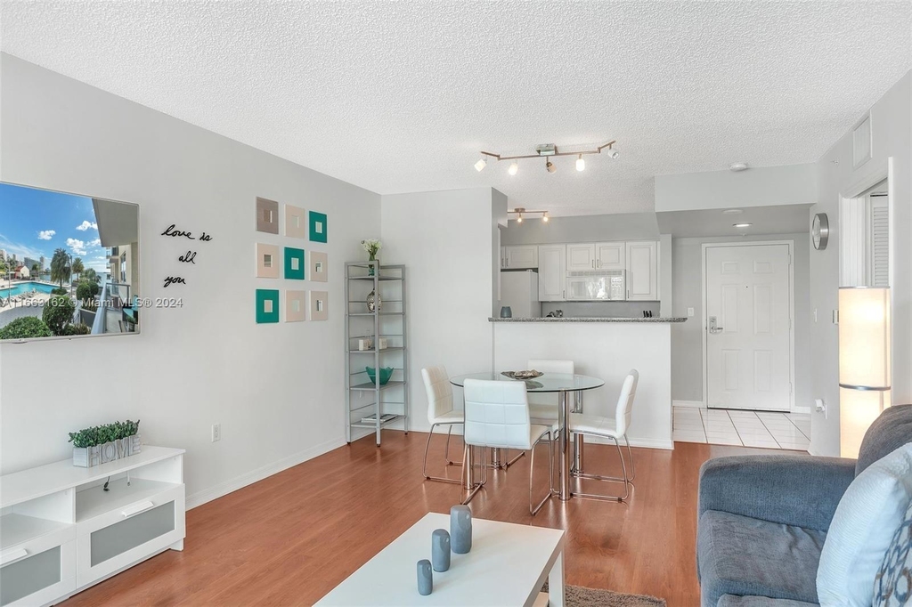 1155 Brickell Bay Dr - Photo 4