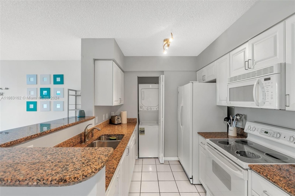1155 Brickell Bay Dr - Photo 12