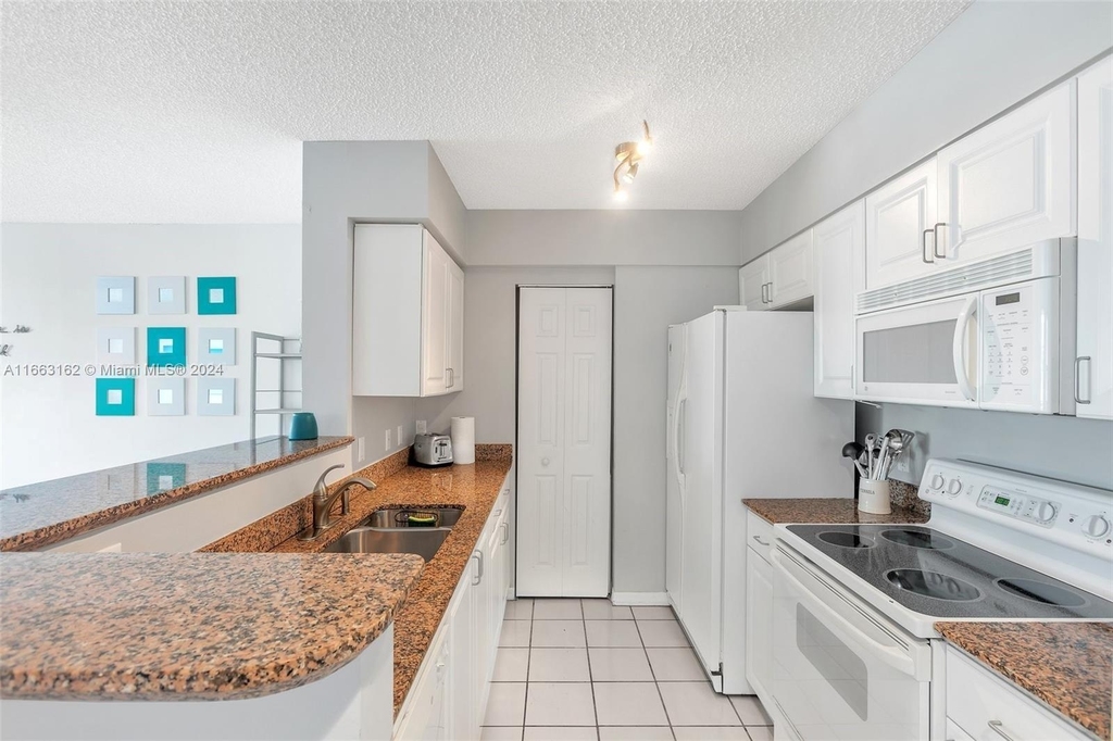 1155 Brickell Bay Dr - Photo 11