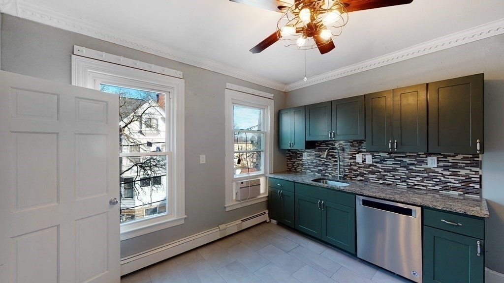470 Warren St - Photo 2