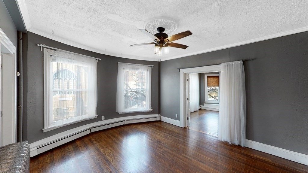 470 Warren St - Photo 10