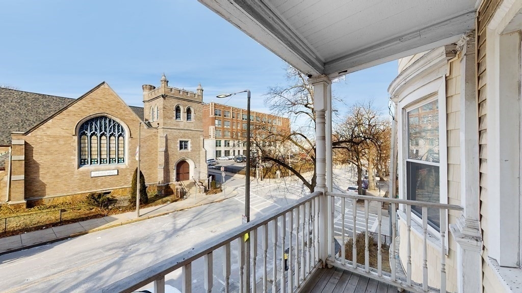 470 Warren St - Photo 15