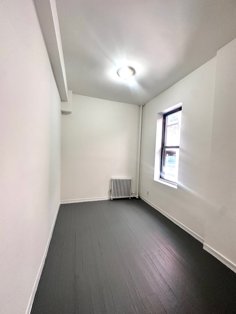 348 East 62nd Street - Photo 2