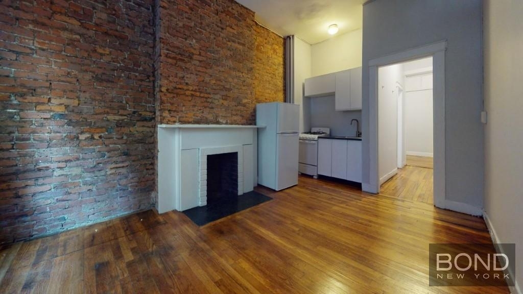 Leroy Street - Photo 16