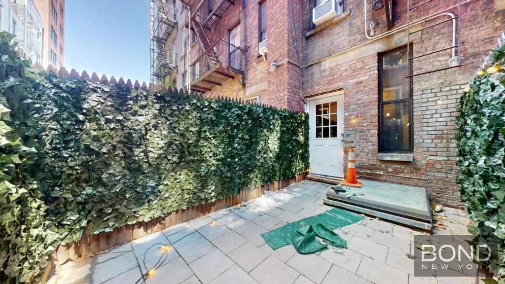 Leroy Street - Photo 9