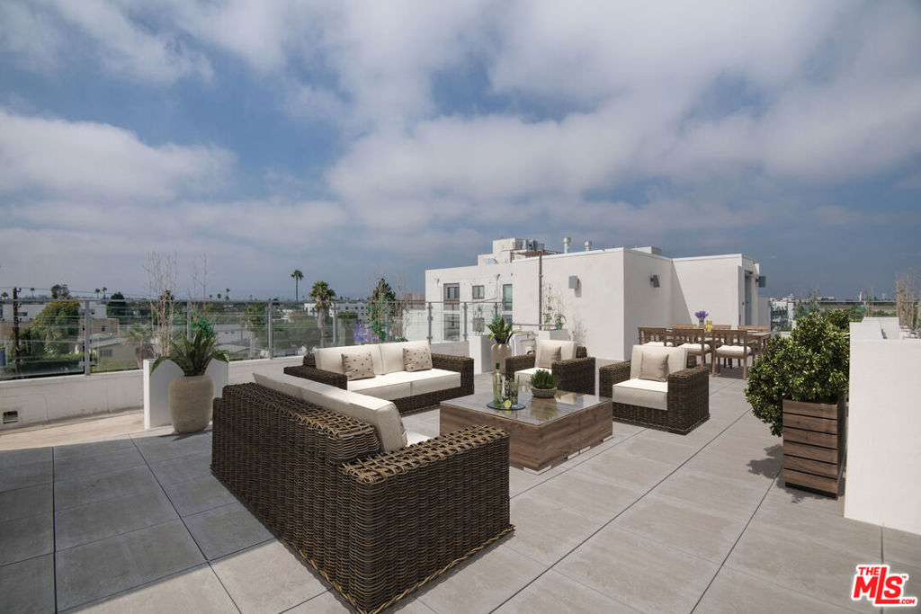 4418 S Slauson Avenue - Photo 9