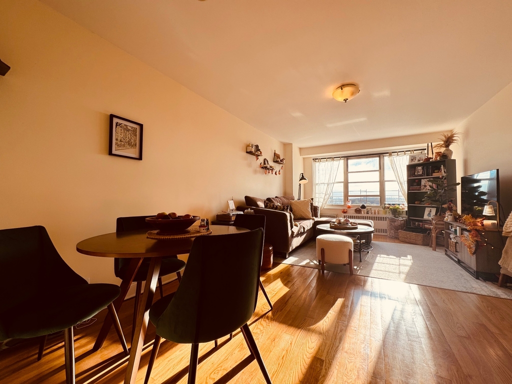 83rd Avenue - Photo 2