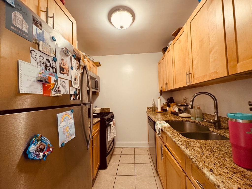 83rd Avenue - Photo 4