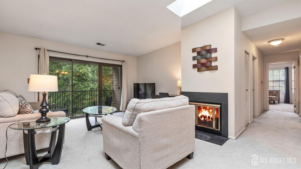 260 Hampshire Court - Photo 0