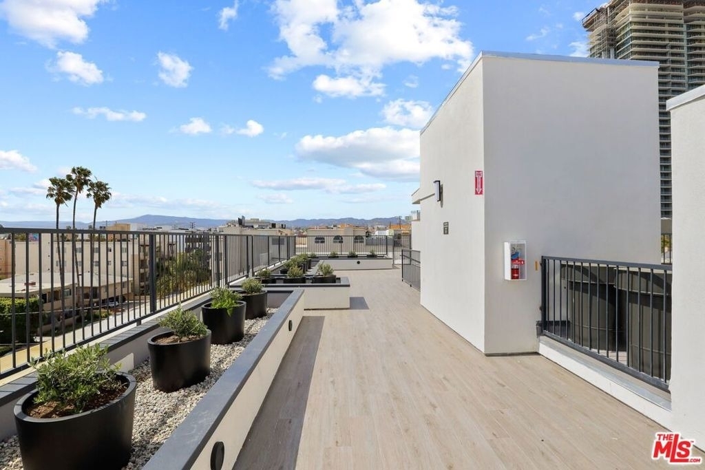 11821 Texas Avenue - Photo 1