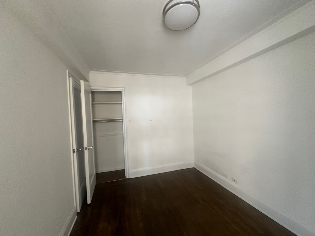 137 East 38th Street - Photo 14