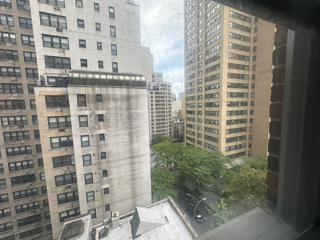 137 East 38th Street - Photo 11