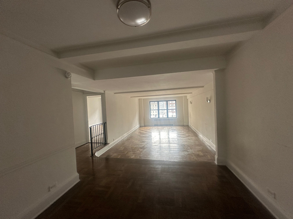 137 East 38th Street - Photo 0
