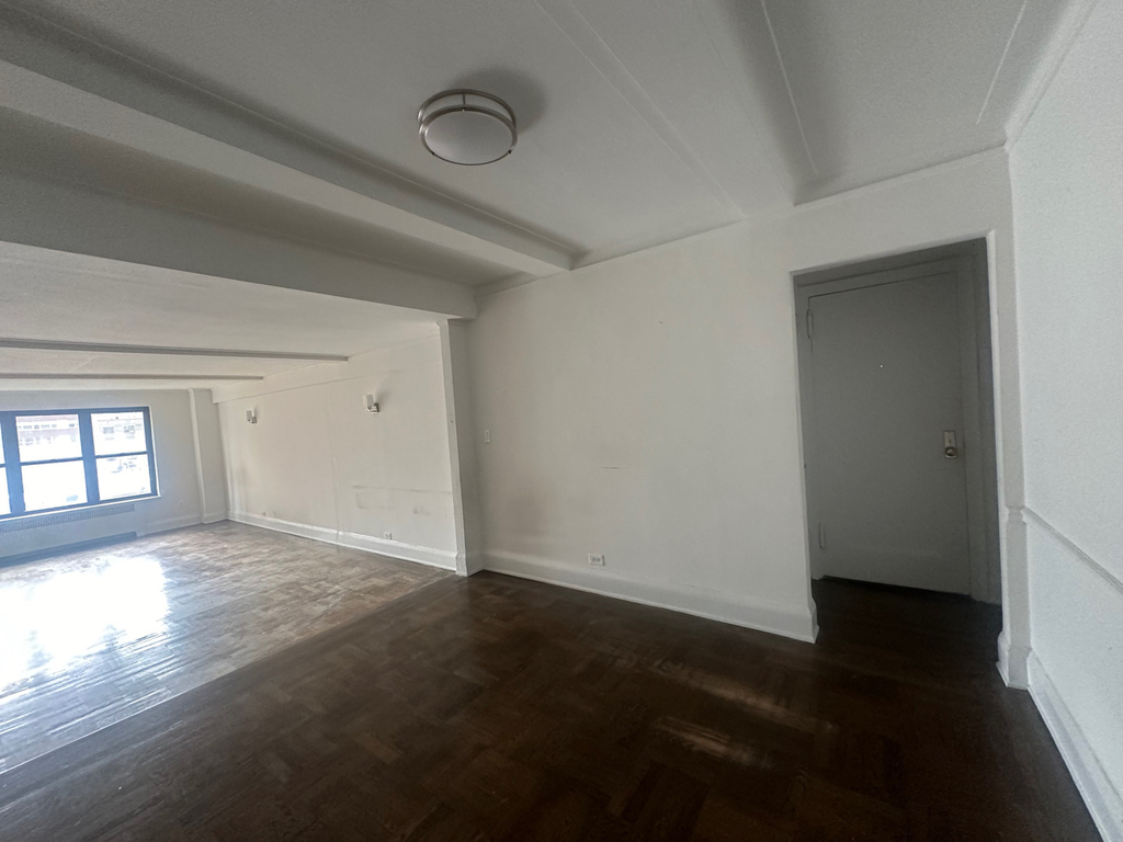 137 East 38th Street - Photo 2