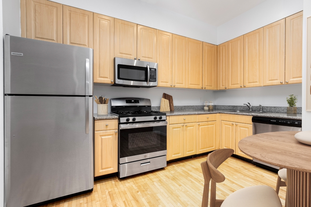 135 William Street - Photo 3