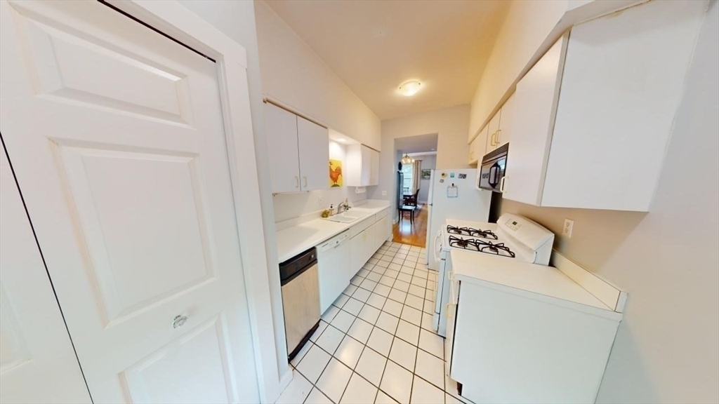 216 Summit Ave - Photo 4
