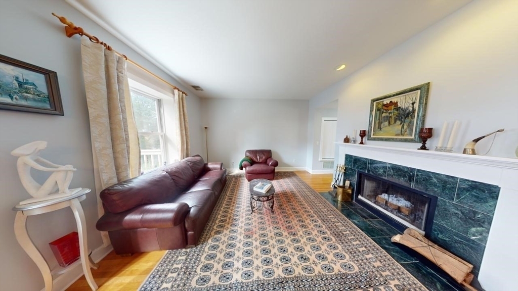 216 Summit Ave - Photo 0
